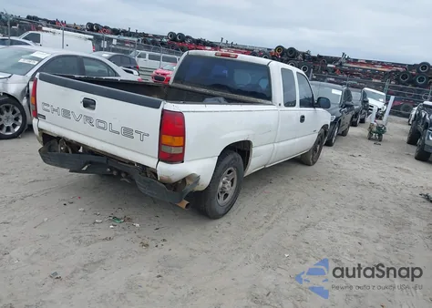 1999 Chevrolet Silverado 1500 z USA, uszkodzony, nr VIN 2GCEC19W4X1206334